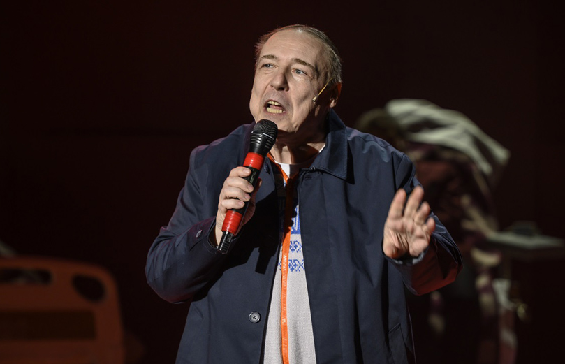 Третий звонок, господа!