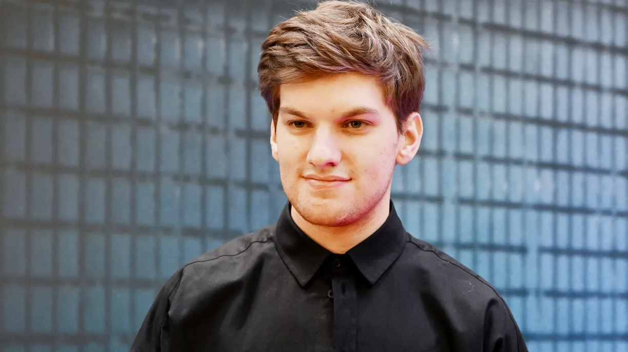 Андрей Максимов